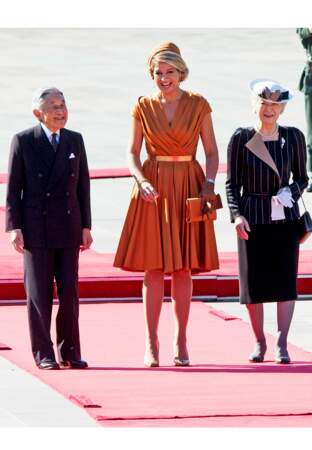 La reine Maxima des Pays-Bas, radieuse dans sa robe orangée