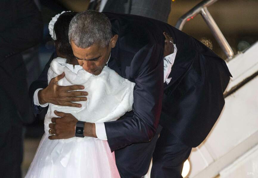 Barack Obama accueilli chaleureusement à son arrivée à Nairobi 