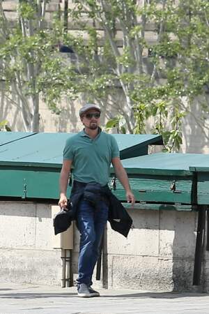 2013 - Leonardo Dicaprio se promène sur le Pont des Arts