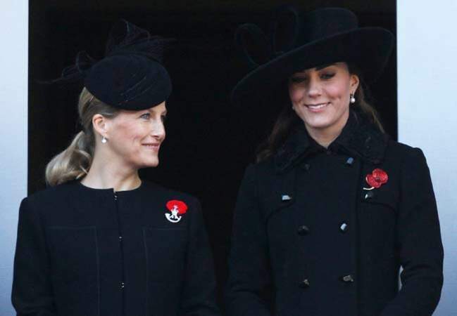 Navy complice avec la duchesse de Cambridge, en novembre 2011