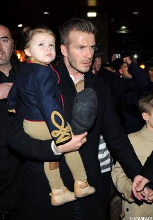 David Beckham et Harper Seven arrivent à la gare du Nord
