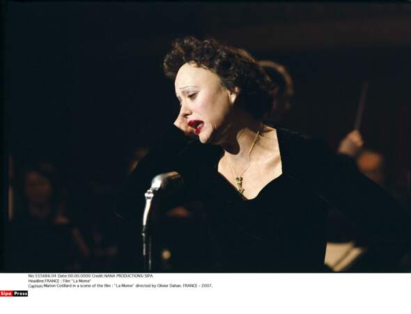 2008, Marion Cotillard est Edith Piaf dans La Môme