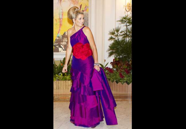 Janvier 2013, à Singapour: la princesse renoue avec sa prédilection pour les couleurs vives