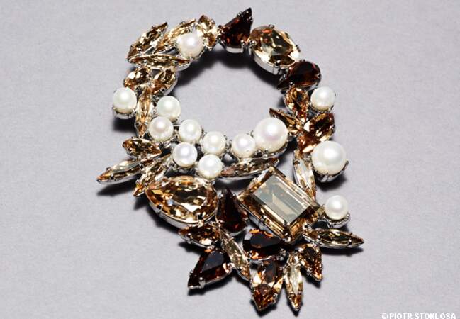 Borche en cristaux de Swarovski et perles, Kormelitz, env. 300 €