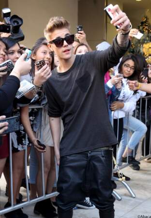 Justin Bieber aime ses fans. Et lui-même (beaucoup).