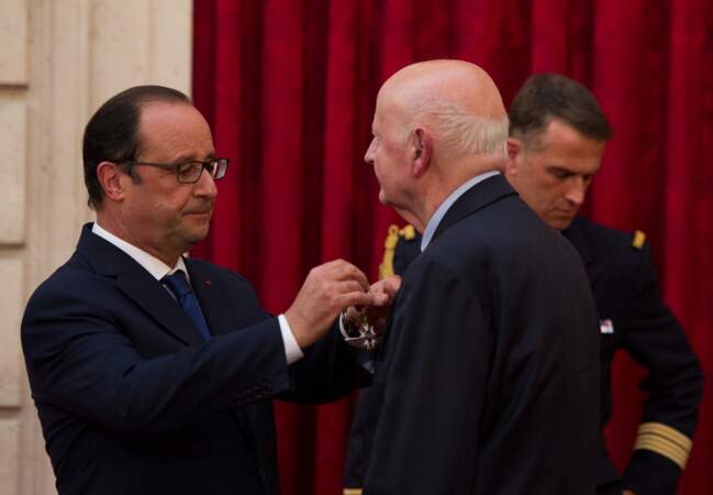 François Hollande remet la Légion d'honneur à Gilles Jacob