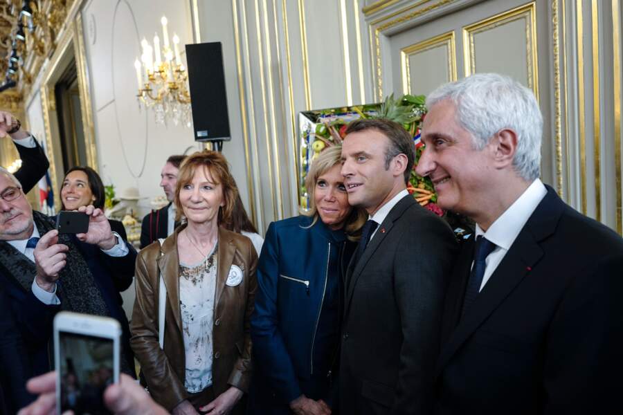 Brigitte et Emmanuel Macron ont eu plusieurs gestes tendres et complices lors de cette journée du 1er mai