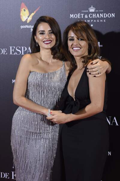 Penelope Cruz et sa soeur Monica à la première de "The Queen of Spain" à Madrid en 2016