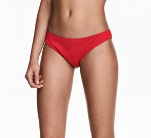 H&M - Bikini rouge (9,99 euros le bas)