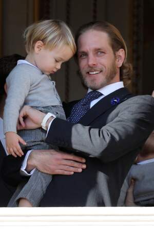 Andrea Casiraghi heureux avec son neveu Stefano lors de la fête nationale à Monaco