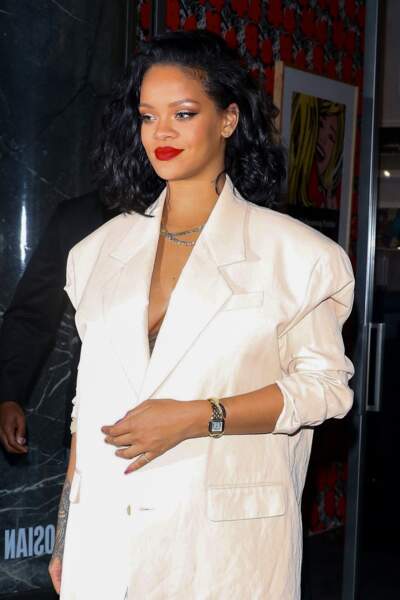  Rihanna  très stylée avec son "lob", la coupe du 