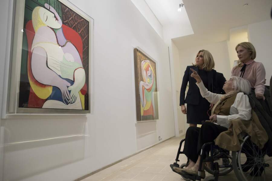 Emmanuel Macron et son épouse Brigitte visitent le musée Picasso pour l'exposition Picasso 1932 : année érotique