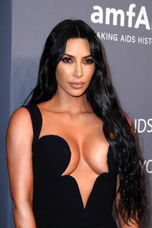 Les ondulations extra-longues de Kim Kardashian