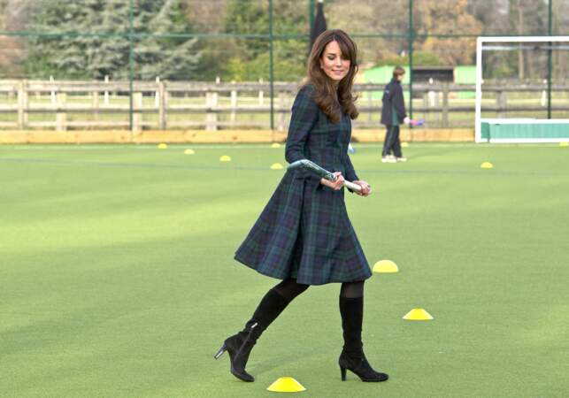 Kate Middleton de retour à son ancienne école de St-Andrews, le 30 novembre 2012
