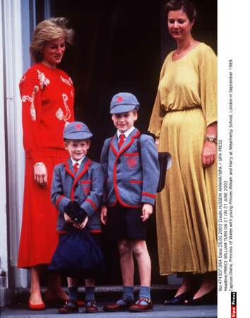 La Princesse Diana avec William et Harry, lors de la rentrée des classes en 1989