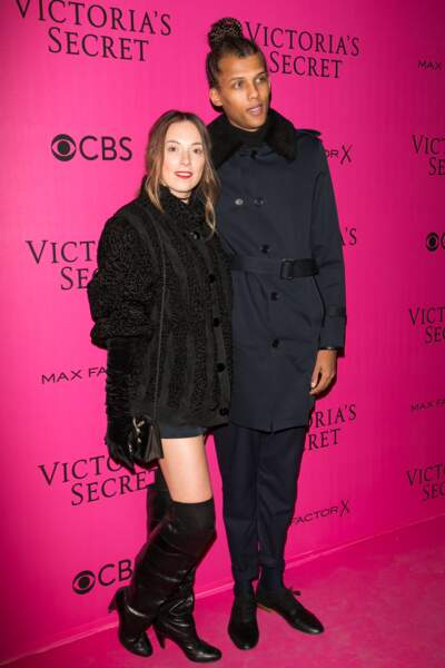 Le chanteur Stromae et sa femme Coralie, au défilé Victoria's Secret