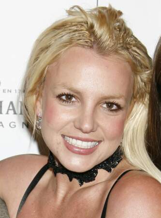 Don’t : les sourcils laissés à l’abandon comme Britney Spears