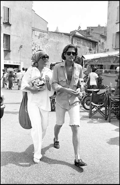 Romy Schneider et Daniel Biasini dans les rues de Saint Tropez en 1976