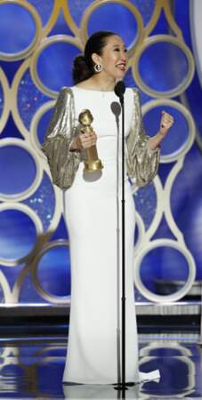 Sandra Oh, en robe Stella McCartney, sur le tapis rouge des Golden Globes, le 6 janvier 2019 à Los Angeles.