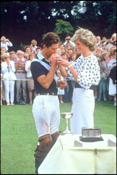Charles III et Lady Diana lors d'un match de polo à Cirencester en 1983