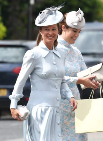 Pippa Middleton quitte son domicile à Londres, pour se rendre au baptême du prince Louis