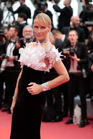 Estelle Lefébure était coiffée par Franck Provost pour sa montée des marches à Cannes