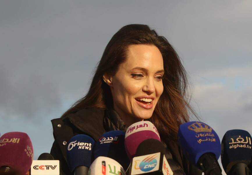 Angelina Jolie parle à la presse