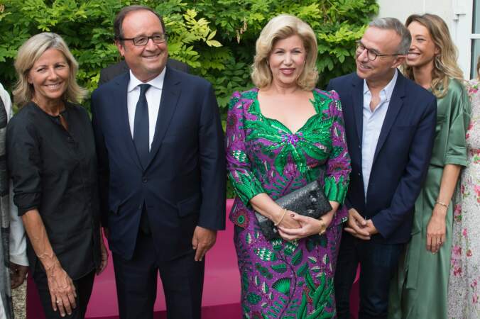 Francois Hollande entouré de Claire Chazal, Dominique Ouattarta et Philippe Besson