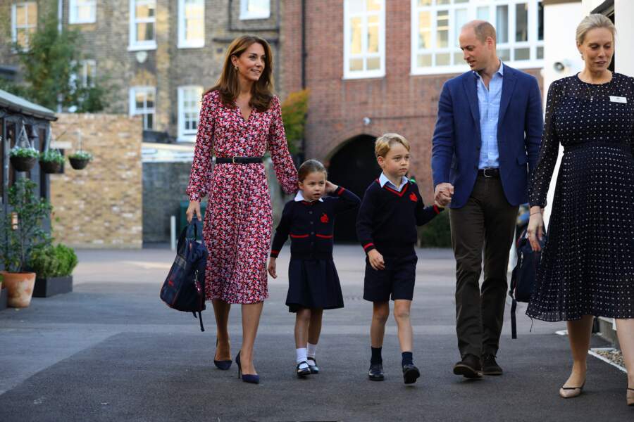 Une très belle photo de famille pour Kate Middleton, William, George et Charlotte et sa maîtresse