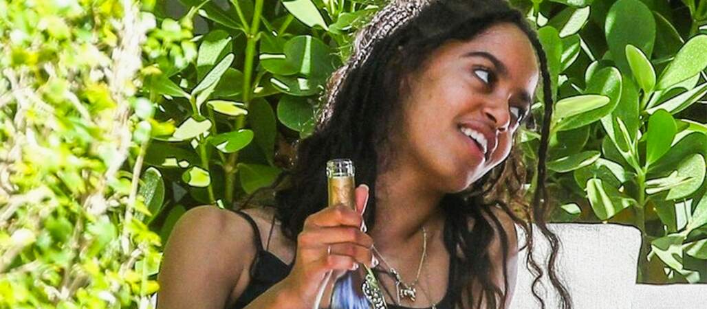 Loin de son père et de la Maison Blanche, la jeune-femme de 20 ans semble avoir un certain gout pour le vin rosé