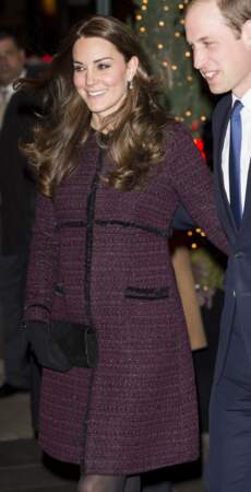 Kate Middleton (alors enceinte de Charlotte) dans son manteau Séraphine, à New York, le 7 décembre 2014
