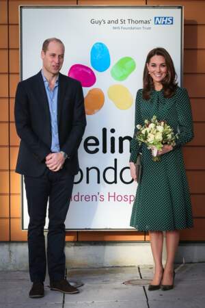 Kate Middleton (en robe à pois L.K Bennett) avec William à l'hôpital pour enfants Evelina le 11 décembre 2018