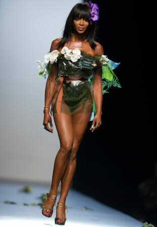 Naomi Campbell, le bouquet final du défilé haute couture Jean Paul Gaultier