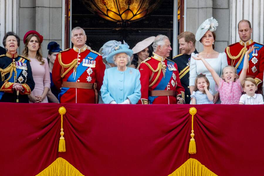 La famille royale assiste au "Trooping the Colour" célébrant l'anniversaire officiel du souverain