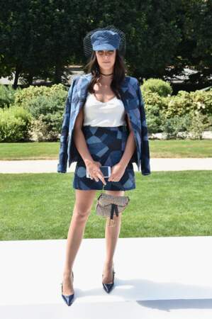 Pour le show Haute-Couture Dior, Pauline Ducruet nous éblouissait dans un look jeans et bibi. Sublime !