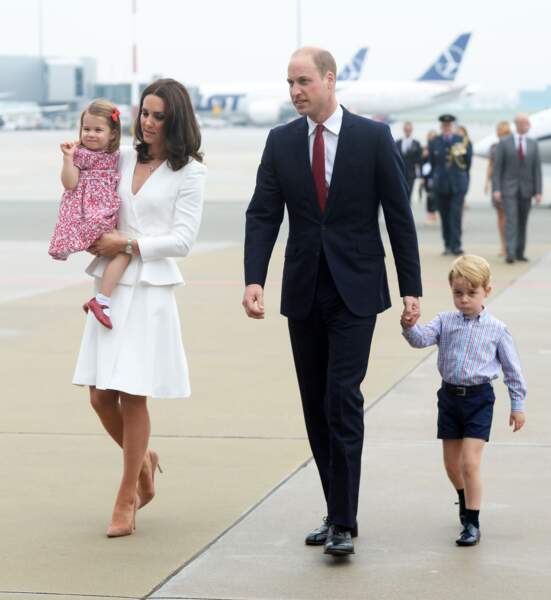 Charlotte, Kate, William et George à leur arrivée à l'aéroport Chopin à Varsovie le 17 juillet 2017