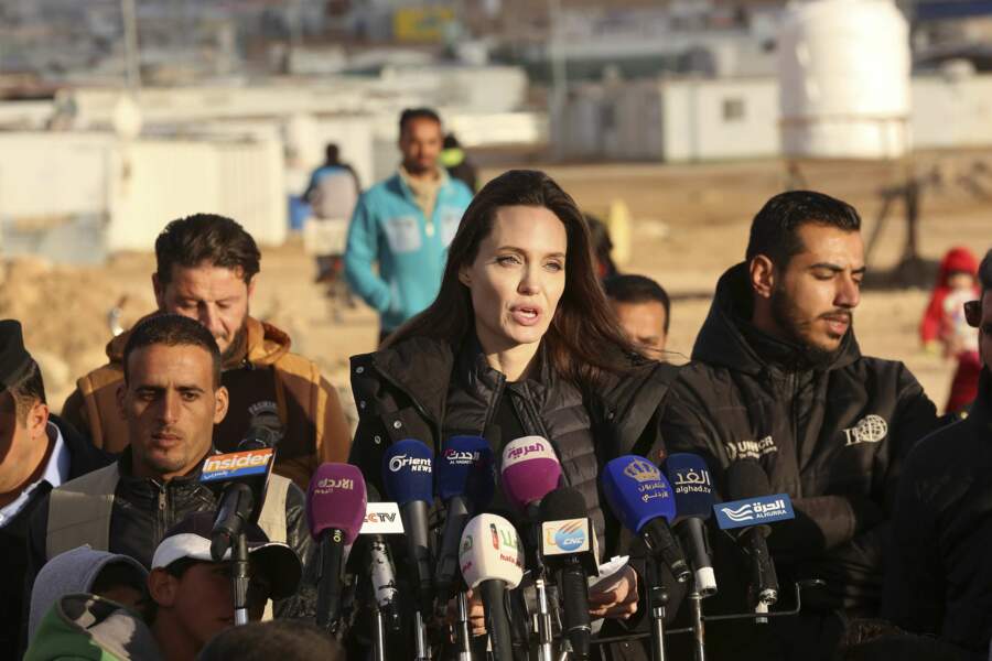Angelina Jolie visite un camp de réfugiés en Jordanie