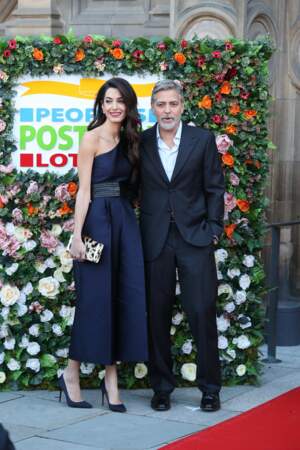 Amal Clooney et george Clooney, un couple complice et toujours très élégant et assorti