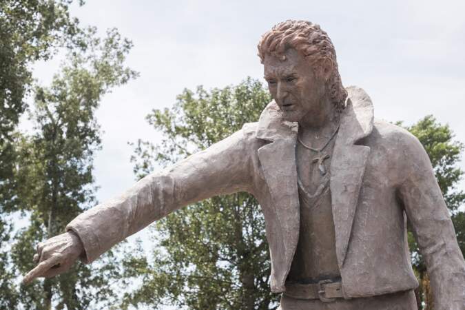 La statue de Johnny Hallyday mesure 3 mètres de haut