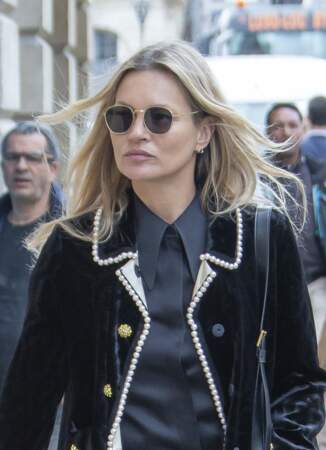 Kate Moss et son amoureux Nikolai Von Bismarck en virée shopping Place Vendôme.