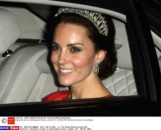 Kate Middleton au palais de Buckingham le 8 Décembre 
