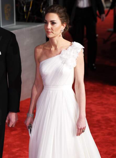 Kate Middleton est apparue ultra glamour à la 72ème cérémonie des BAFTA aux côtés du prince William