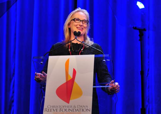 Meryl Streep oeuvre pour la fondation Christopher et Dana Reeve pour la recherche sur la moelle epinière