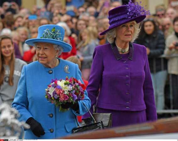 La reine Elisabeth II et la duchesse Camilla osent les couleurs franches