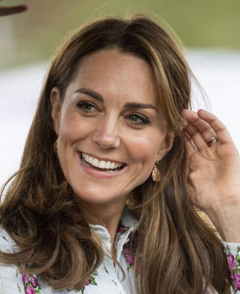 Kate Middleton souligne son bronzage avec une nouvelle couleur de cheveux aux reflets ensoleillés