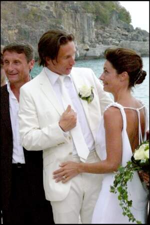 Alessandra Sublet et Thomas Volpi, tous les deux vêtus de blanc