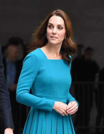 Kate Middleton, en robe Emilia Wickstead, arrive à la BBC Broadcasting House à Londres le 15 novembre 2018