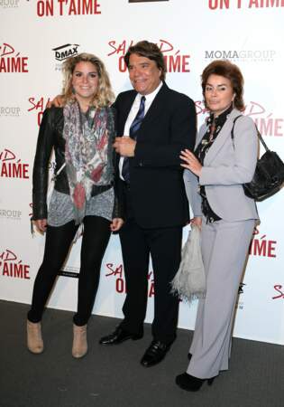 Bernard Tapie, sa femme et leur fille Sophie à l'avant-première de "Salaud on t'aime" à Paris, le 31 mars 2014.