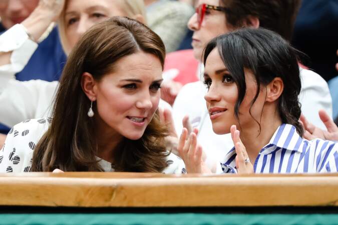 Première sortie entre "copines" pour Kate Middleton et Meghan Markle au tournoi de Wimbledon ce samedi 14 juillet.