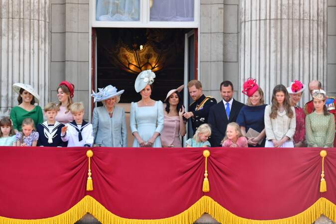 Beatrice et Eugenie d'York, avec la famille royale, pour Trooping the Colour, le 9 juin 2018